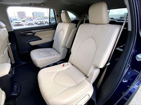 Used 2024 Toyota Highlander Limited image 20