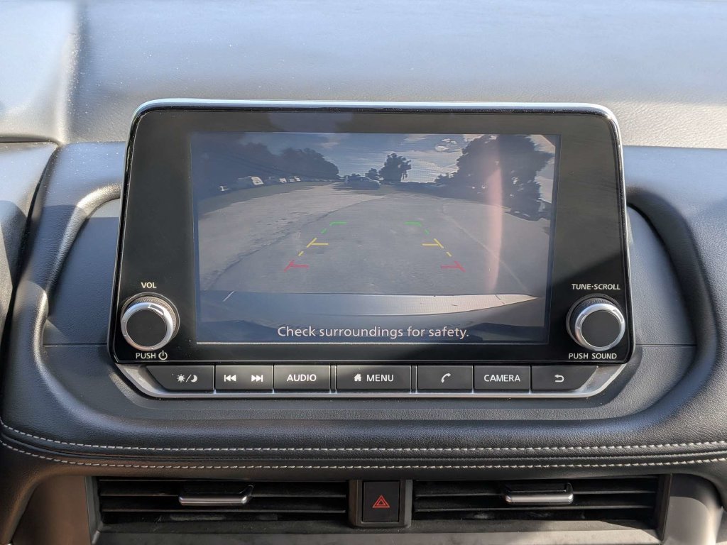 Used 2025 Nissan Rogue SV FWD image 30