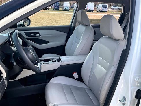 Used 2023 Nissan Rogue SL image 7