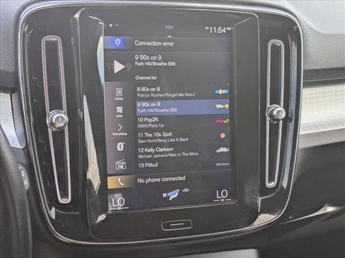 Used 2019 Volvo XC40 T5 Momentum image 17