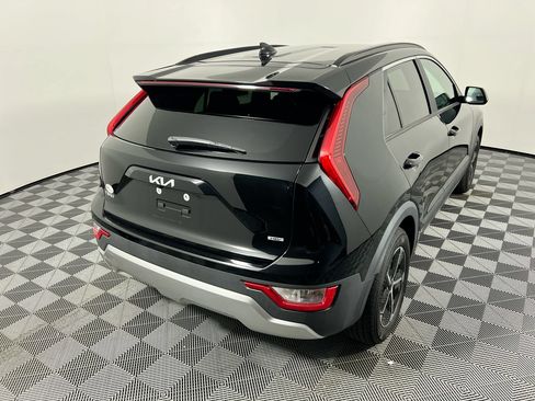 Certified 2024 Kia Niro LX FWD image 3