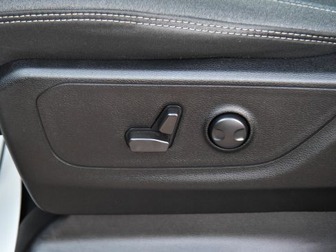 Used 2022 RAM 1500 Big Horn AWD/4WD image 18