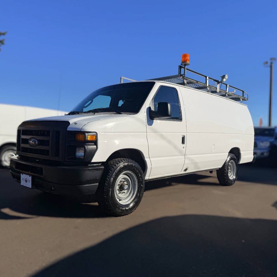 Used 2014 Ford E-350 and Econoline 350 Extended Super Duty w/ Power Group RWD image 15