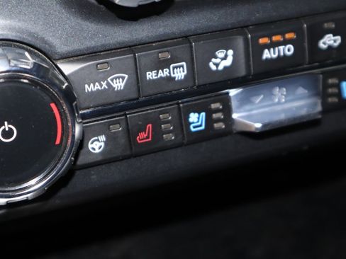 Certified 2024 Ford F250 Lariat w/ Chrome Package image 32