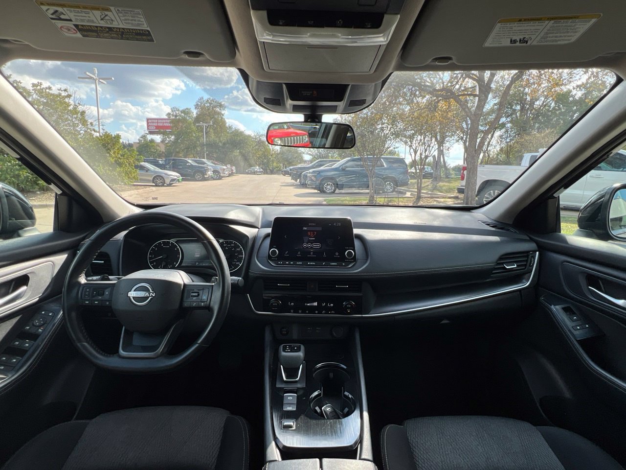 Used 2025 Nissan Rogue SV FWD image 12