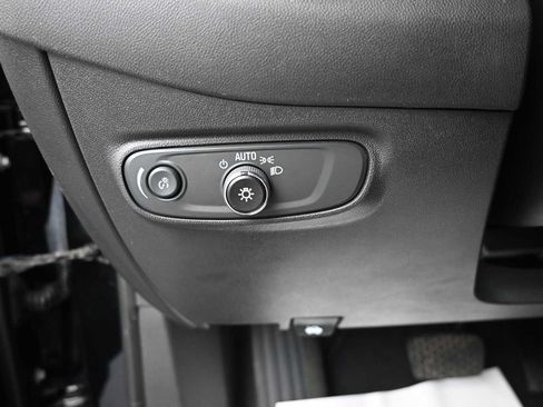 Used 2023 Chevrolet Equinox RS AWD/4WD image 9