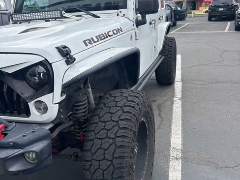 Used 2016 Jeep Wrangler Unlimited Rubicon AWD/4WD image 2