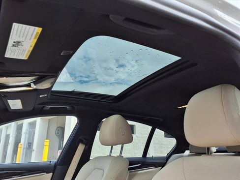 Used 2020 BMW 530e w/ Premium Package image 22