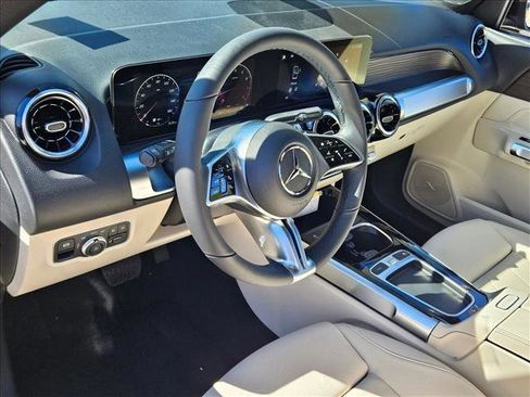 New 2026 Mercedes-Benz GLB 250 image 3