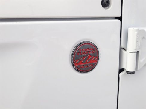 Used 2022 Jeep Wrangler Unlimited Rubicon image 16