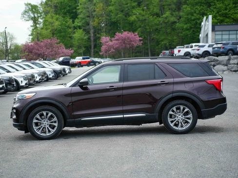 Certified 2022 Ford Explorer XLT w/ Equipment Group 202A AWD/4WD image 8