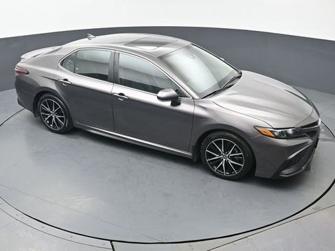 Used 2023 Toyota Camry SE w/ Cold Weather Package image 43