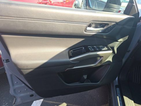 Used 2025 Nissan Pathfinder Platinum FWD image 20