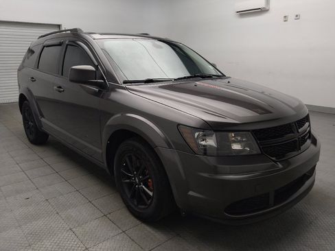 Used 2020 Dodge Journey SE w/ SE Popular Equipment Group FWD image 13