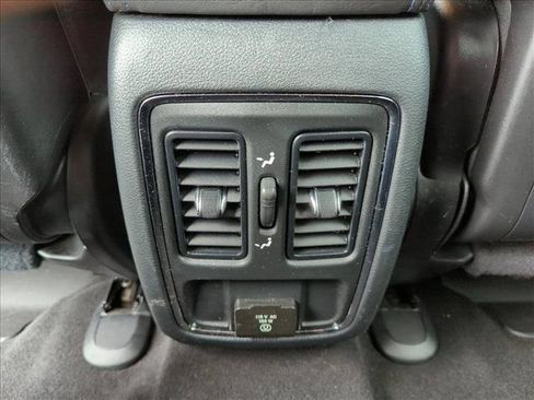 Used 2019 Jeep Grand Cherokee Laredo RWD image 17