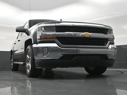 Used 2018 Chevrolet Silverado 1500 LT w/ All Star Edition RWD image 29