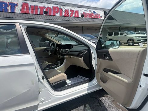Used 2013 Honda Accord LX image 21