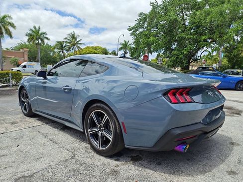 Used 2025 Ford Mustang Coupe RWD image 7