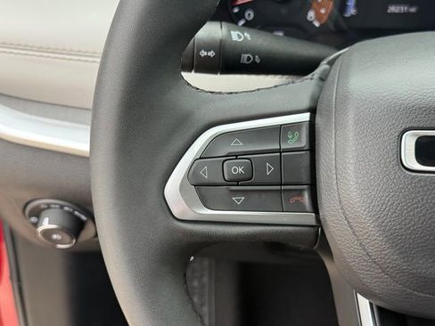 Used 2025 Jeep Compass Limited AWD/4WD image 12