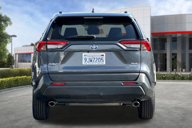 Used 2023 Toyota RAV4 XLE AWD/4WD image 6