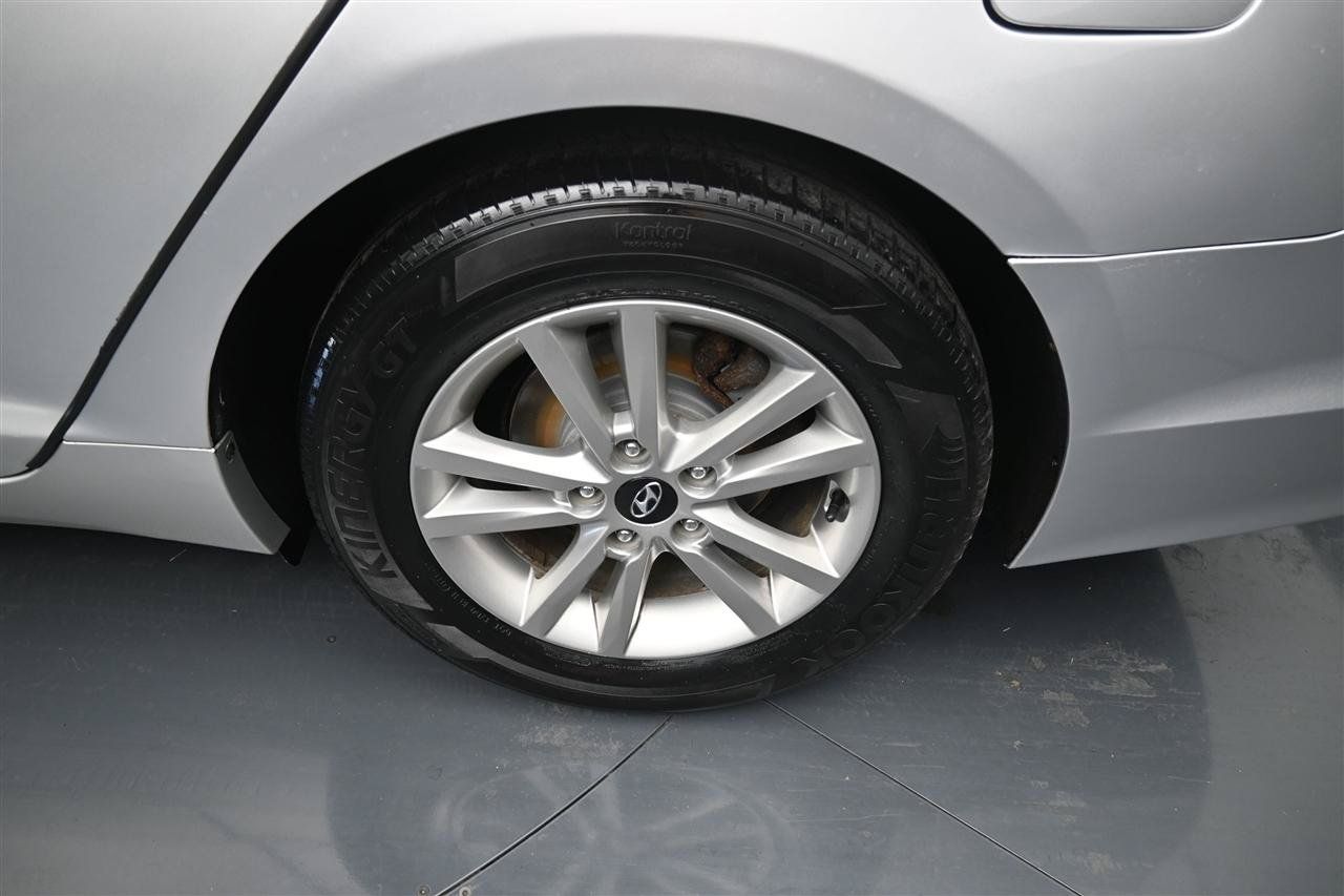 Used 2016 Hyundai Sonata SE FWD image 18