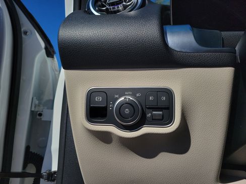 Certified 2025 Mercedes-Benz GLB 250 image 25