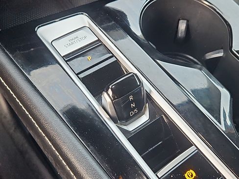 Certified 2024 Volkswagen Atlas SE image 23