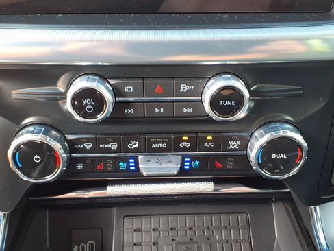 Used 2025 Ford F150 Lariat w/ Equipment Group 502A High AWD/4WD image 15