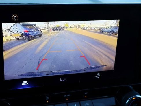 Used 2024 Chevrolet Colorado W/T image 6