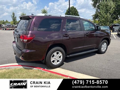 Used 2018 Toyota Sequoia SR5 AWD/4WD image 7