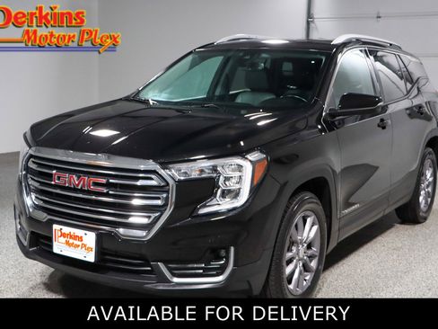 Used 2023 GMC Terrain SLT image 1