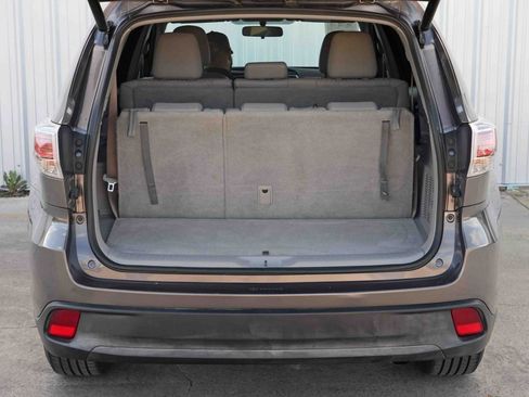 Used 2016 Toyota Highlander Plus image 9