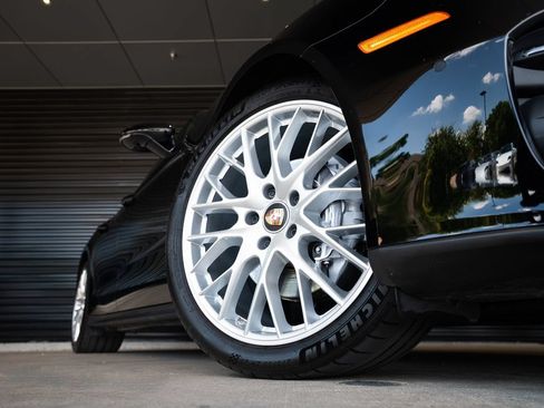 Certified 2023 Porsche Panamera image 12