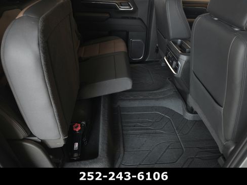 Used 2024 Chevrolet Silverado 2500 High Country w/ Technology Package AWD/4WD image 30