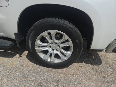 Used 2023 Chevrolet Silverado 1500 LTZ w/ LTZ Convenience Package II AWD/4WD image 14