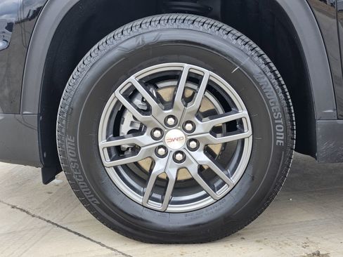 Used 2025 GMC Acadia Elevation image 12