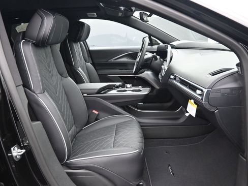 New 2026 Cadillac Lyriq V image 13