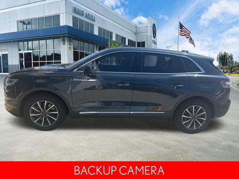 Used 2022 Lincoln Nautilus FWD image 11