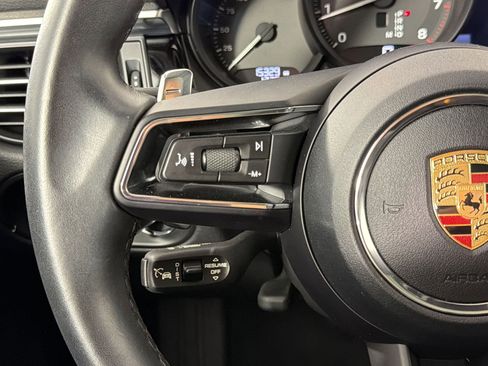 Certified 2023 Porsche Macan AWD/4WD image 22