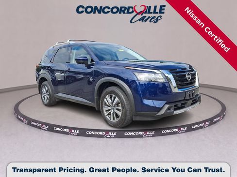 Certified 2025 Nissan Pathfinder SL AWD/4WD image 1