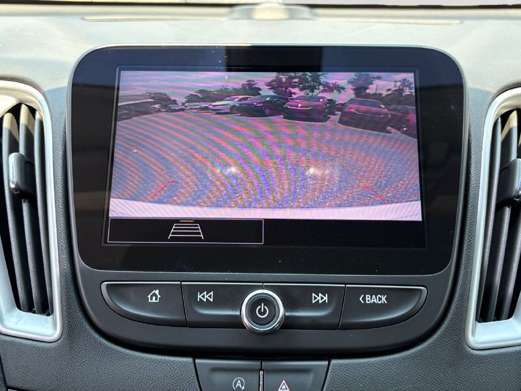 Used 2021 Chevrolet Malibu LS FWD image 26