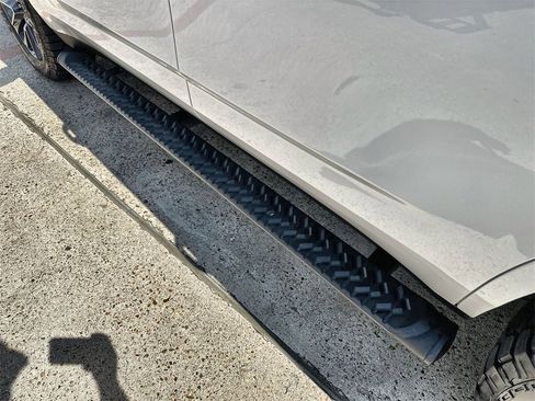 Used 2022 Chevrolet Tahoe Z71 w/ Luxury Package image 13