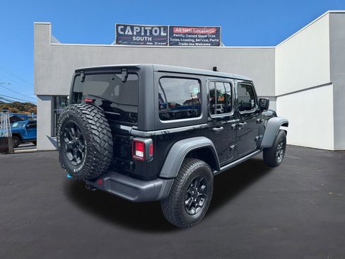 Used 2023 Jeep Wrangler Unlimited image 7