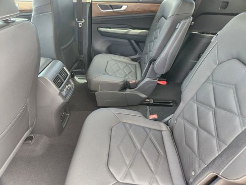 New 2026 Volkswagen Atlas SE image 18