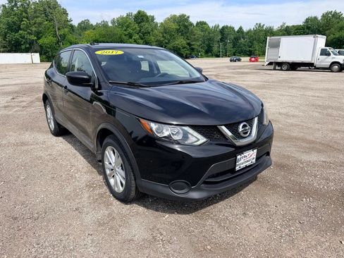 Used 2017 Nissan Rogue Sport S w/ S Appearance Package FWD image 1