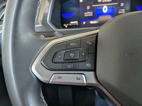 Used 2022 Volkswagen Tiguan SE AWD/4WD image 22