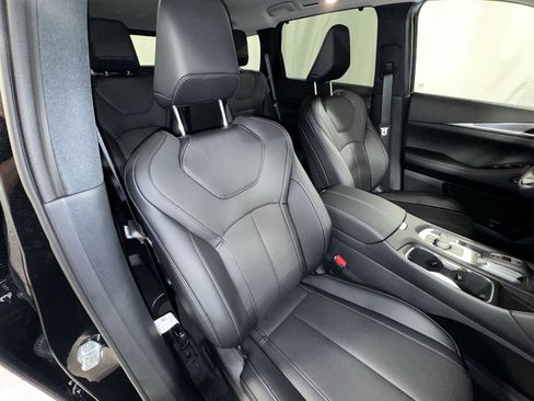 Certified 2026 INFINITI QX60 Luxe w/ Cargo Package image 32