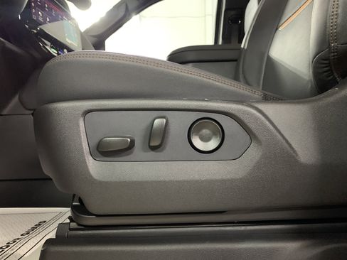 New 2026 GMC Sierra 1500 AT4 w/ Technology Package image 18