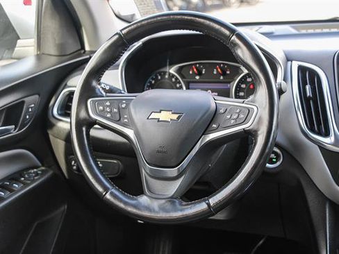 Used 2022 Chevrolet Equinox LT image 16