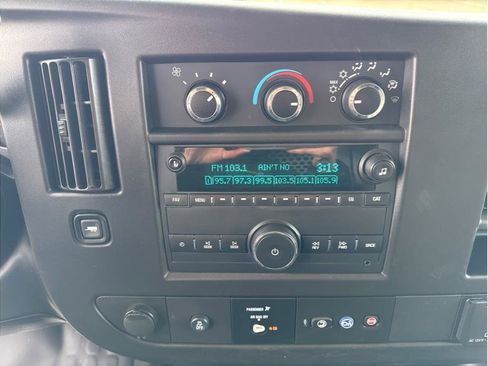 Used 2021 Chevrolet Express 2500 image 16